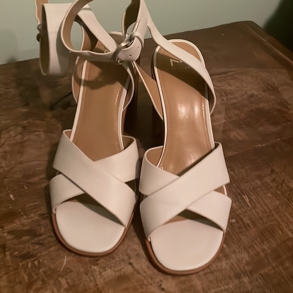 Tan and cream block heels - Picture 2 of 4
